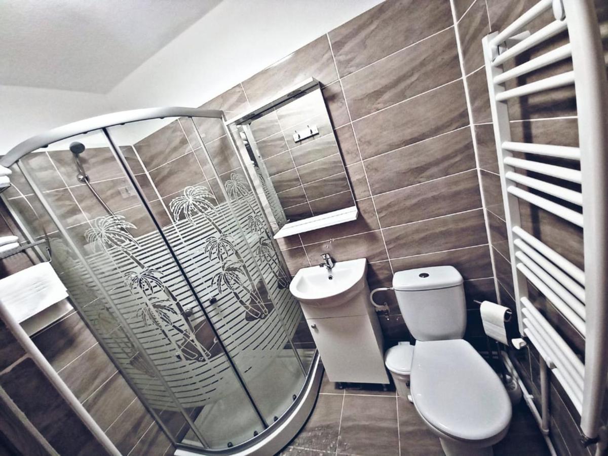 Camere In Regim Hotelier 布拉索夫 外观 照片